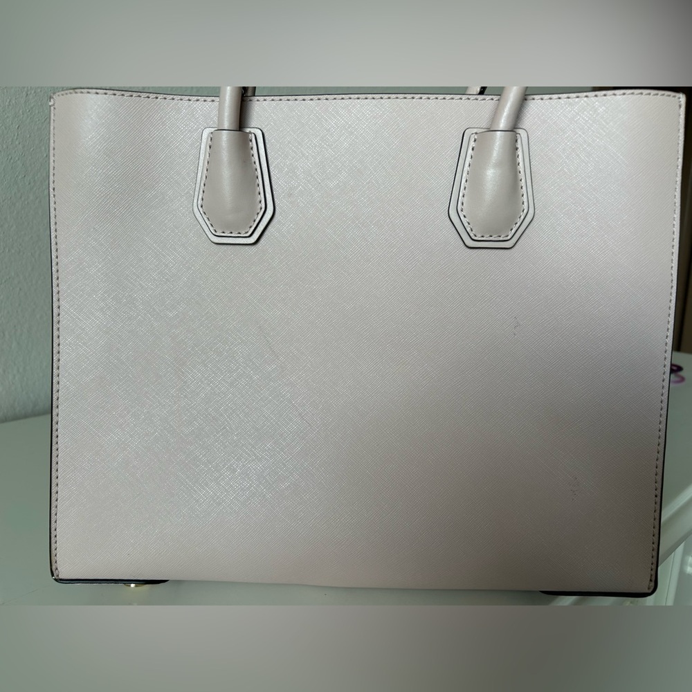 MICHAEL KORS Mercer Large Color-Block Saffiano Leather Tote Bag - Picture 6 of 13